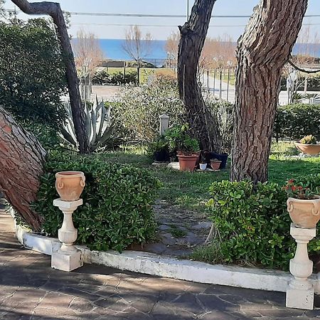 Appartamento In Villa Valentini, Fronte Mare, Giardino E Parcheggio Privato, Wifi, Dotato Di Tutti I Confort, Nel Golfo Di Gaeta Minturno Exterior photo