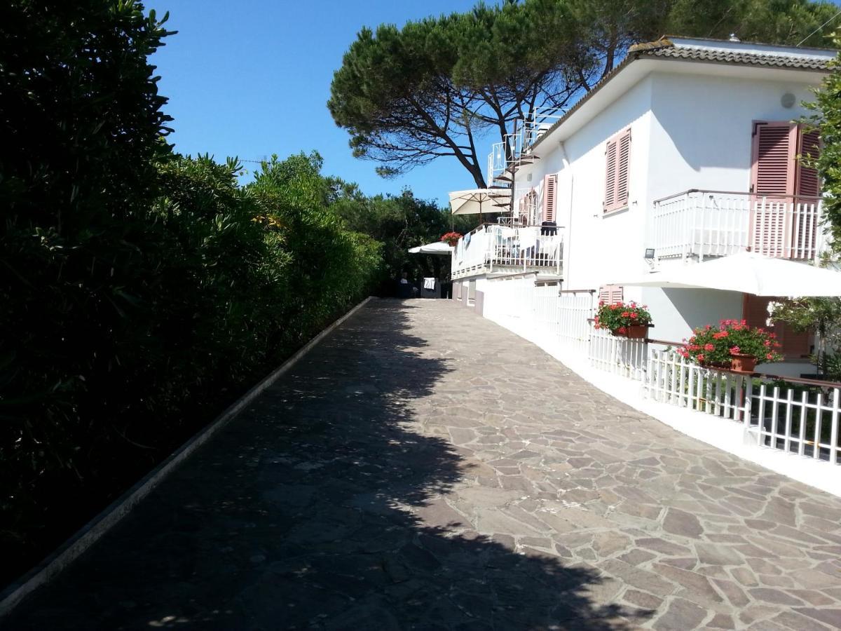 Appartamento In Villa Valentini, Fronte Mare, Giardino E Parcheggio Privato, Wifi, Dotato Di Tutti I Confort, Nel Golfo Di Gaeta Minturno Exterior photo