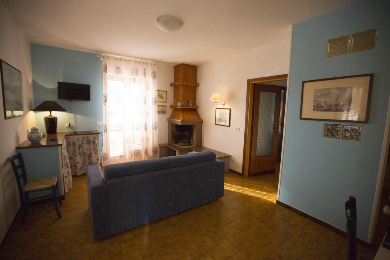 Appartamento In Villa Valentini, Fronte Mare, Giardino E Parcheggio Privato, Wifi, Dotato Di Tutti I Confort, Nel Golfo Di Gaeta Minturno Exterior photo