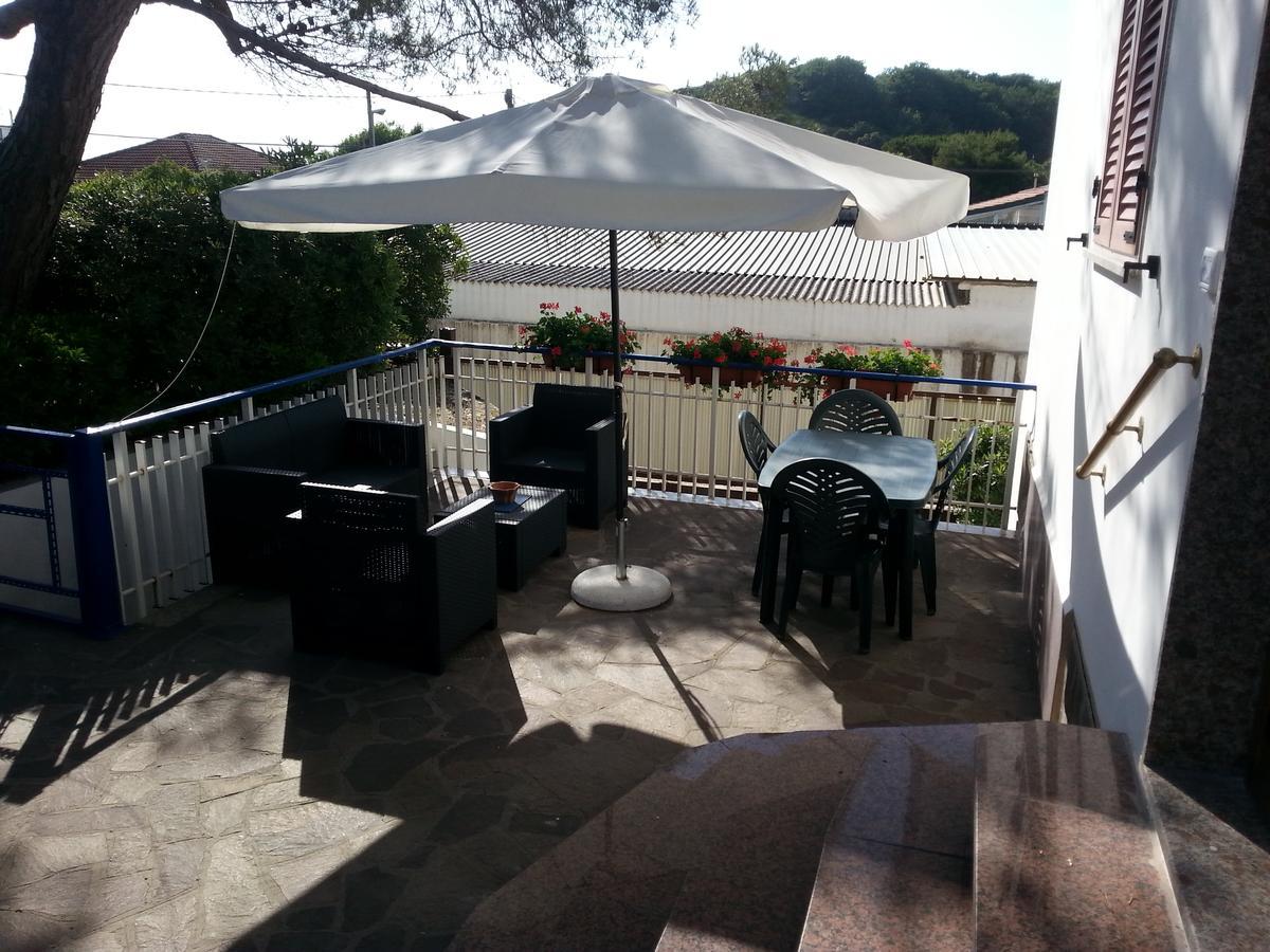 Appartamento In Villa Valentini, Fronte Mare, Giardino E Parcheggio Privato, Wifi, Dotato Di Tutti I Confort, Nel Golfo Di Gaeta Minturno Exterior photo