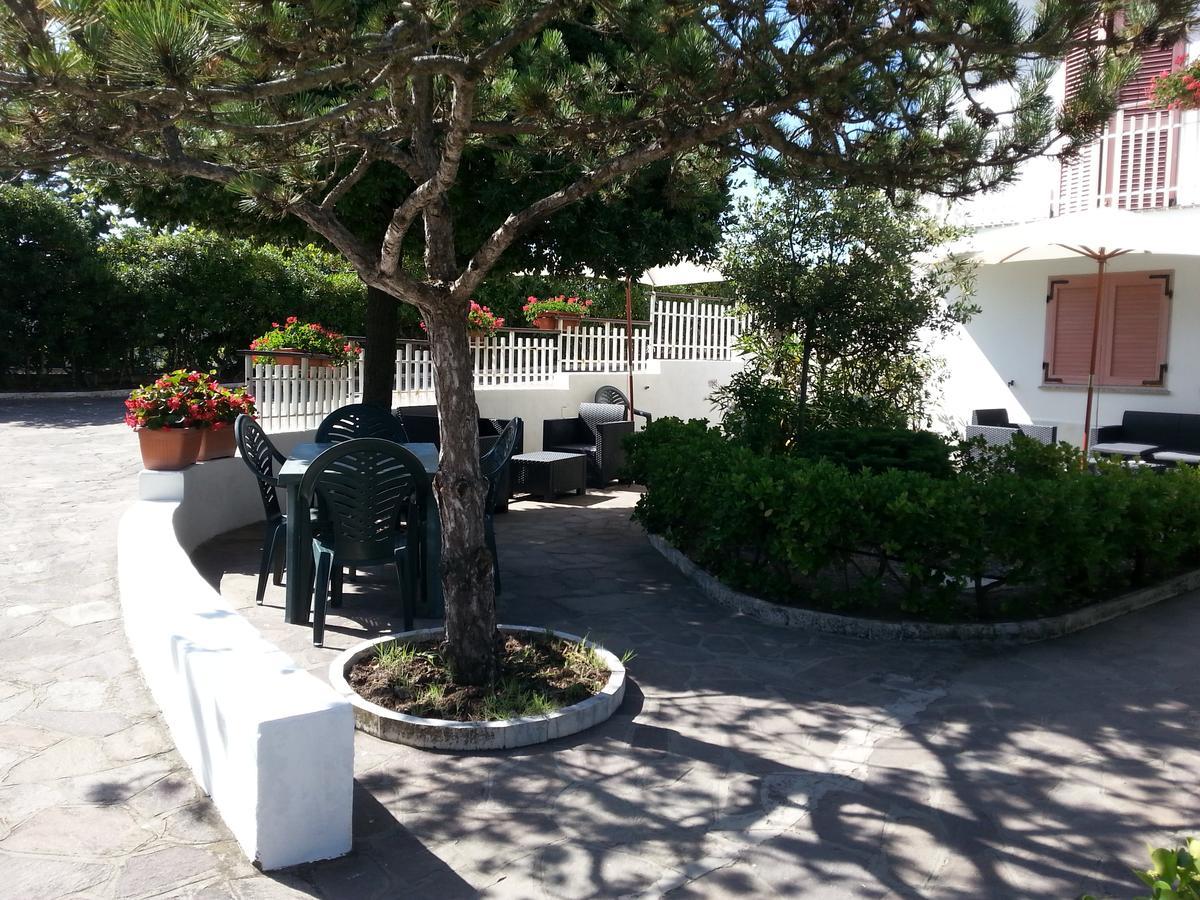 Appartamento In Villa Valentini, Fronte Mare, Giardino E Parcheggio Privato, Wifi, Dotato Di Tutti I Confort, Nel Golfo Di Gaeta Minturno Exterior photo